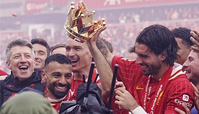 محمد صلاح يثير غضب جماهير ليفربول.. ورد فوري من المصري