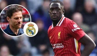 ليفربول يحدد سعر بيع كوناتي وريال مدريد يُبلغ ألونسو بموقفه من الصفقة