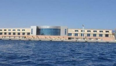 لسوء الأحوال الجوية.. استمرار غلق ميناء الغردقة البحري لليوم الثاني على التوالي