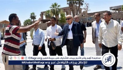 صور.. محافظ الأقصر يؤدى صلاة الجمعة بمسجد سيدى أبو الحجاج الاقصرى
