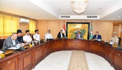 محافظ الفيوم يشدد بتكثيف أعمال النظافة بنطاق المساجد الكبرى وساحات صلاة العيد