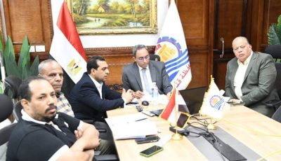 عبر الفيديو كونفرانس.. محافظ قنا يتابع ملف إزالة التعديات وتقنين أراضي أملاك الدولة