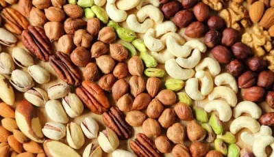 اكتشاف مذهل: نوع واحد من المكسرات قد يُبعد عنك سرطان القولون