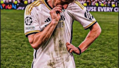 هل يستحق ان يكون مودريتش ضمن افضل 5 لاعبين في تاريخ ريال مدريد ؟