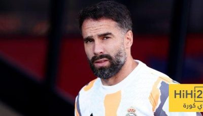 كارفخال يؤازر لاعبي الريال أمام سوسيداد.. صورة