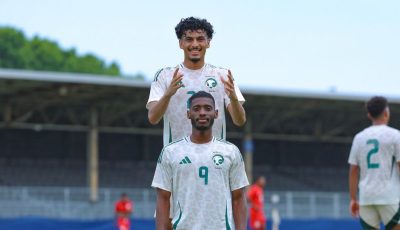 السعودية تهزم بنما بتسعة لاعبين في دورة تولون