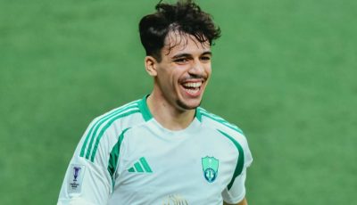 فيغا لاعب الأهلي السعودي سينتقل إلى بورتو مقابل هذا المبلغ