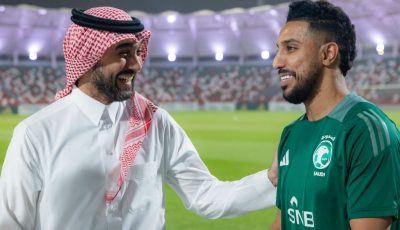 وزير الرياضة السعودي يدعم لاعبي الأخضر قبل مواجهة البحرين
