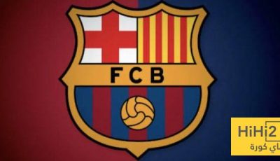 صور.. جمهور برشلونة يطالب بطرد اثنين من الفريق