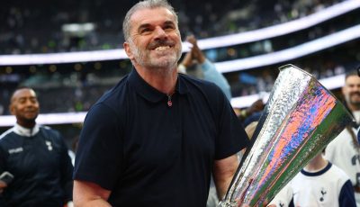 رغم الفوز بالدوري الأوروبي.. توتنهام يقيل مدربه بوستيكوغلو
