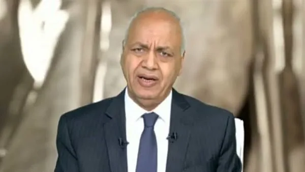 رئيس مجلس القيادة اليمني يعتبر شبكة الطرق المصرية “إعجازاً”