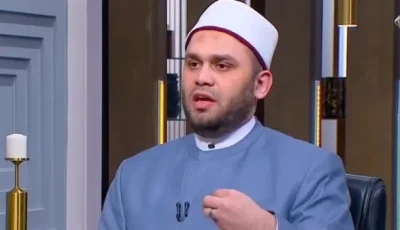 أداء الوضوء في الحمام مسموح به شرعًا ولا يوجد فيه إشكال.