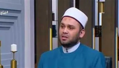 هل يُبطِل الحديث مع الله أثناء السجود الصلاة؟.. رأي أمين الفتوى