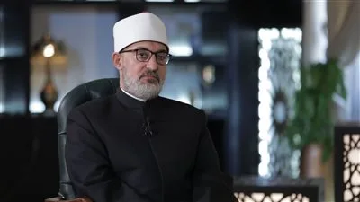 ما رأي الدكتور نظير عياد في تيمّم المرأة التي تستخدم مستحضرات التجميل؟