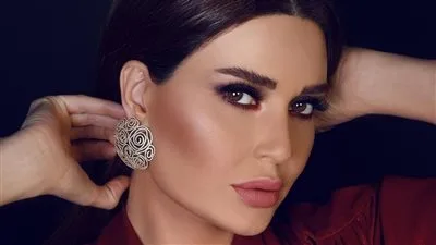 زواج غير متوقع وطفل غاضب.. أسرار لا تعرفها عن كليب “عاملن عقدة” لسيرين عبد النور