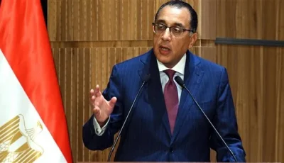 رئيس الوزراء يزور موقع تنفيذ مشروع الحواجز البحرية وحماية السواحل