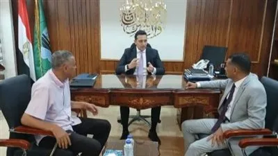 نائب محافظ الفيوم يتباحث مع مدير المنطقة ورئيس الحكام حول التحضيرات للموسم الجديد