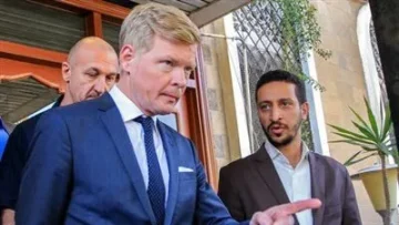 العليمي يكشف عن أخطر خطة حوثية لاستهداف مبعوث الأمم المتحدة