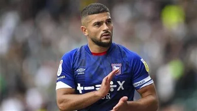 بعد تراجع إبسويتش تاون.. سام مرسي يقترب من الانتقال إلى الدوري الكويتي