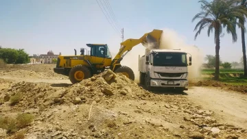 محافظ أسيوط يعلن عن تنفيذ حملات تنظيف وإزالة تراكمات القمامة مع رفع 55 طن من المخلفات