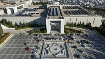 غارات جوية إسرائيلية تستهدف منطقة قرب القصر الرئاسي في دمشق