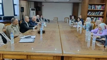 اللجنة العليا لأخلاقيات الأبحاث الطبية السريرية تستكشف إنشاء مختبرات بحثية دولية مرجعية