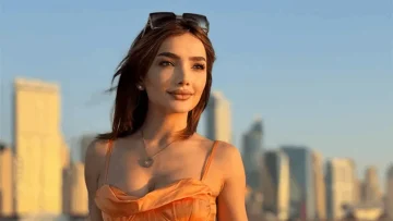 راقصة الباليه السورية يارا خضير تتأثر وتبكي خلال بث مباشر وتوجه نداءً لأهالي السويداء