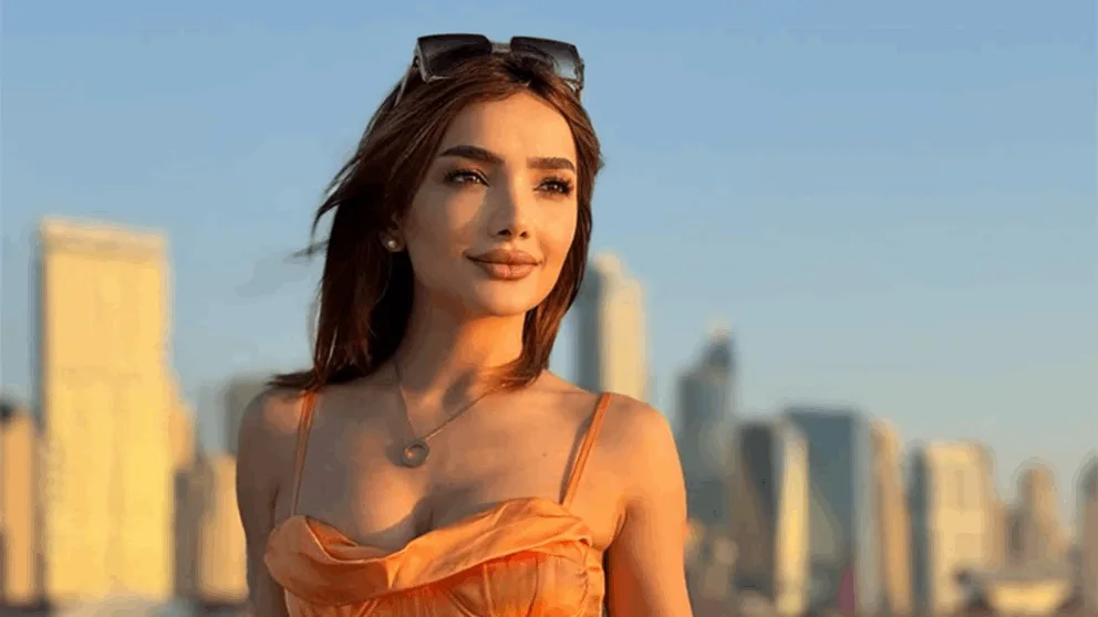 راقصة الباليه السورية يارا خضير تتأثر وتبكي خلال بث مباشر وتوجه نداءً لأهالي السويداء