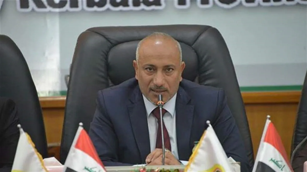 محافظ كربلاء يدشّن مشروعاً ويعبّر عن انتقاده لراكبي الأمواج تحت شعار الشهداء