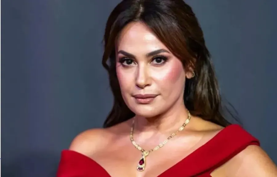 وفاة والدة الفنانة هند صبري.. “تعرف على موعد الصلاة على الفقيدة”