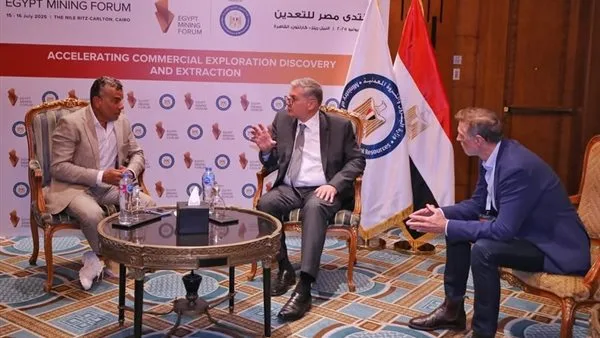 وزير البترول يجتمع برئيس شركة “كابيتال دريلينج” لمناقشة سبل التعاون وتوسيع أنشطة الشركة.