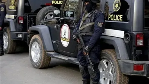 المصاب يتلقى العلاج والجهات الأمنية تقبض على المتهم.
