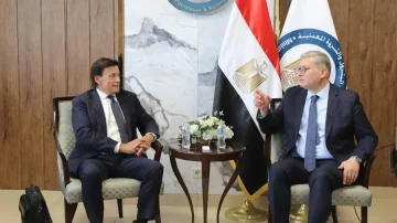 وزير البترول يجتمع بشكل موسع مع المدير التنفيذي لشركة “دانا غاز”