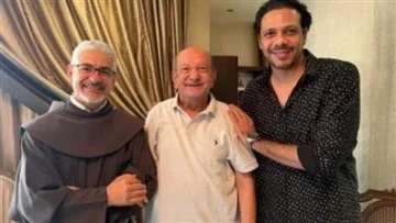ظهور جديد للفنان لطفي لبيب بعد مغادرته وحدة العناية المركزة.. صور
