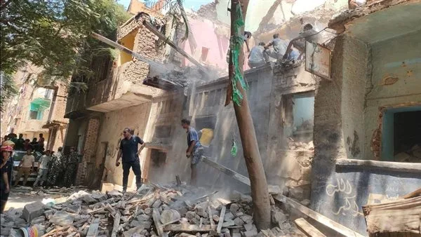 تفاصيل انهيار منزل بشكل غير متوقع في مصر القديمة