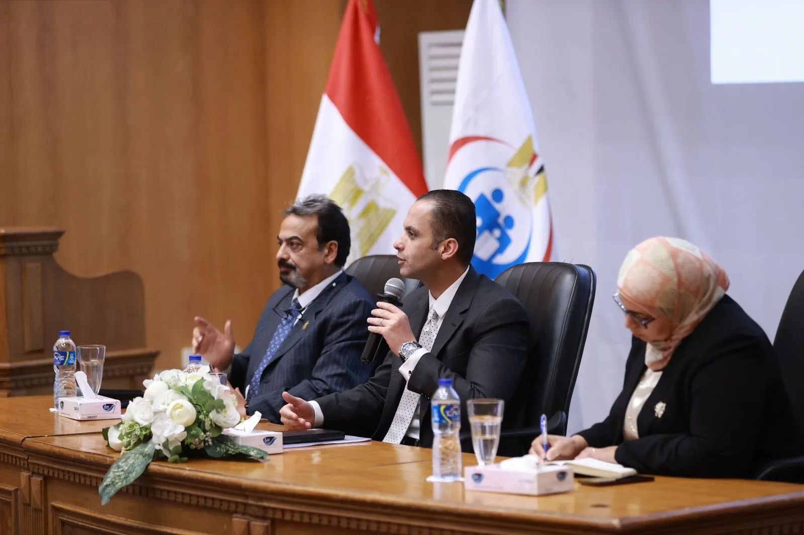 نائب وزير الصحة والسكان ينظم الاجتماع الثالث للمجلس الأعلى لمقدمي خدمات الرعاية الصحية الشباب.