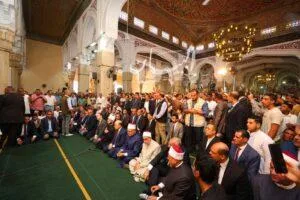 في أجواء إيمانية مفعمة.. وزير الأوقاف ينظم مجلسًا للصلاة على النبي في مسجد سيدي إبراهيم الدسوقي