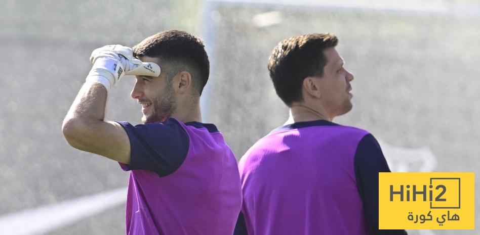 غارسيا أم تشيزني .. من اللاعب الذي سيسجله برشلونة بدلاً من شتيغن؟