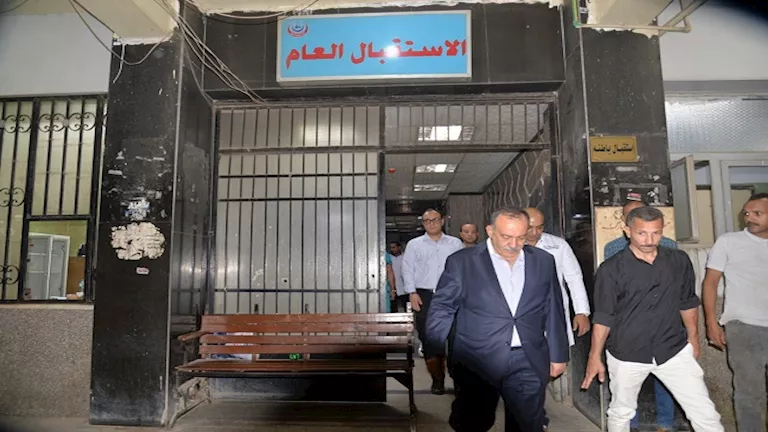 محافظ أسيوط يزور موقع حادث محور ديروط ويصدر تعليمات فورية بخصوص الموقف
