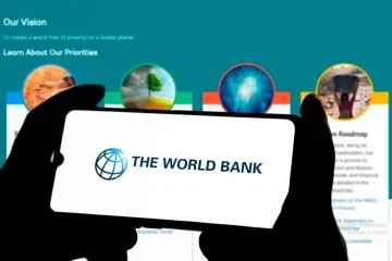 البنك الدولي: استخدام الهواتف المحمولة يضاعف عدد حاملي الحسابات البنكية والمالية