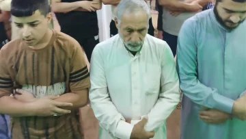 في الموصل.. تأدية صلاة الغائب على أرواح ضحايا حريق الكوت (صور)