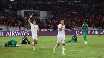 غضب سعودي يدفع لاعب إندونيسي للاعتذار بعد إجراء قرعة الملحق.. ما القصة؟