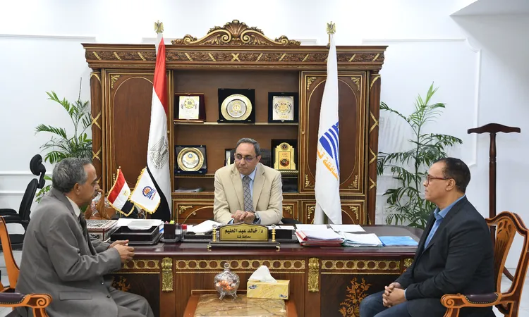 محافظ قنا يشدد على أهمية تطوير مراكز الشباب وتعزيز الأنشطة الرياضية