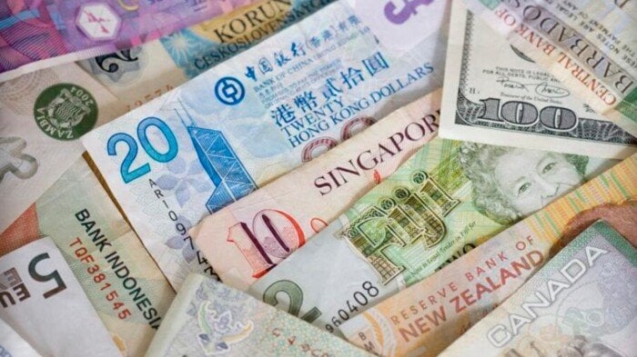 تقلبات أسعار اليوم.. أسعار العملات العربية والأجنبية تتغير.