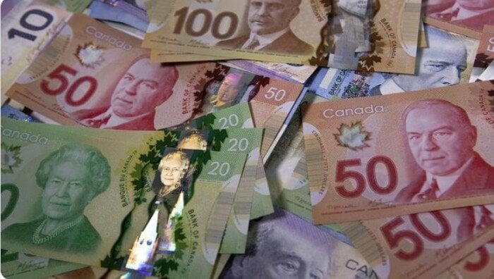 أسعار اليوم متجددة.. الدولار الكندي يتألق في البنوك.