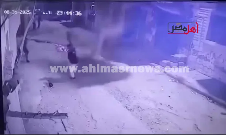 [مواطن ينقذه الحظ من انهيار جزئي لعقار غرب الإسكندرية]