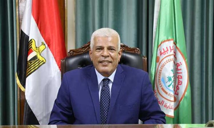 [نقيب الزراعيين: اكتفينا ذاتياً في السكر.. ونعمل على ضمان الأمن الغذائي]