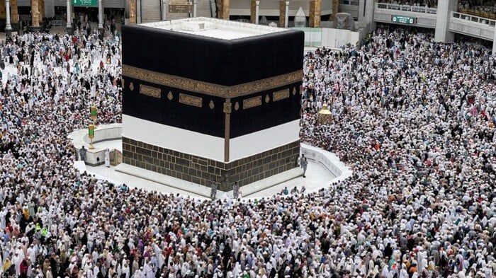 أسعار وبرامج العمرة بمناسبة المولد النبوي الشريف 2025