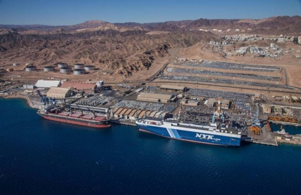 قوات يمنية تعلن ضبط أسلحة إيرانية بسفينة قرب باب المندب