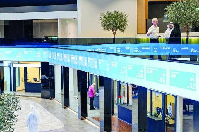 أداء متباين لأسهم الإمارات مع تذبذب «القيادية»